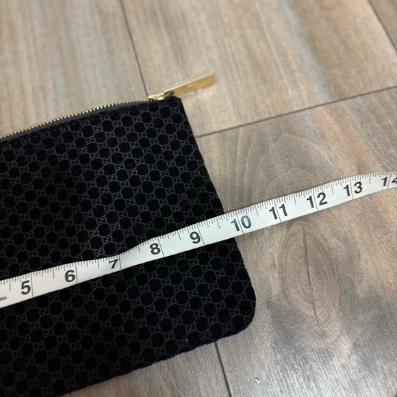 NWT Gucci Beauty velvet monogram pouch black - Picture 3 of 6